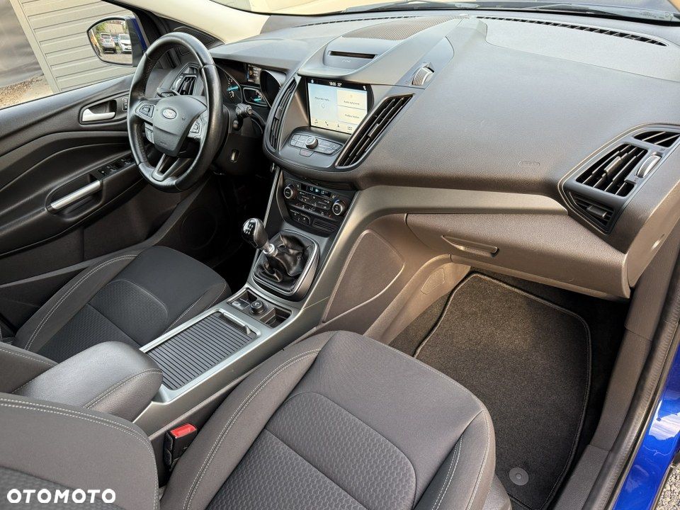 Ford Kuga 1.5 EcoBoost 2x4 Titanium - 26