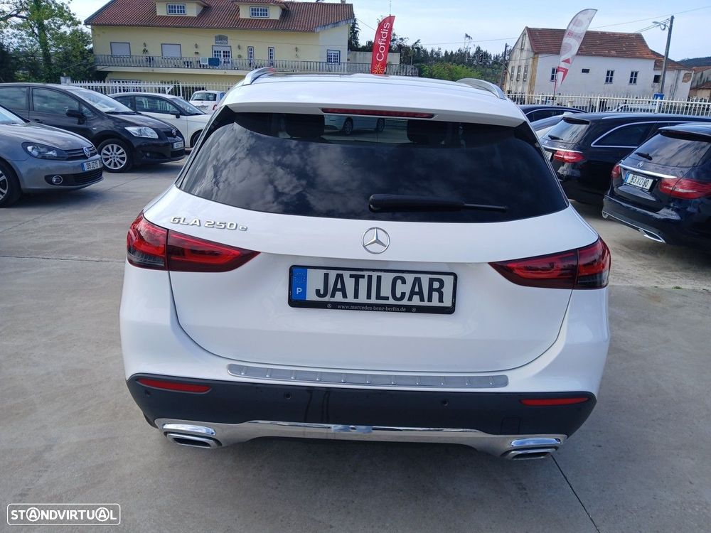 Mercedes-Benz GLA 250 e 8G-DCT - 14
