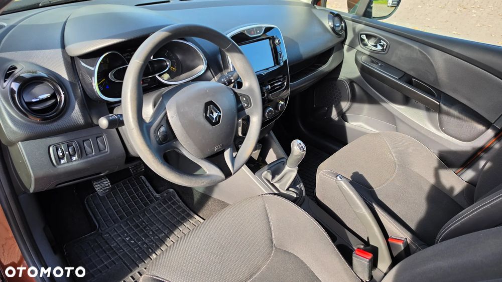 Renault Clio 1.2 16V 75 Experience - 10