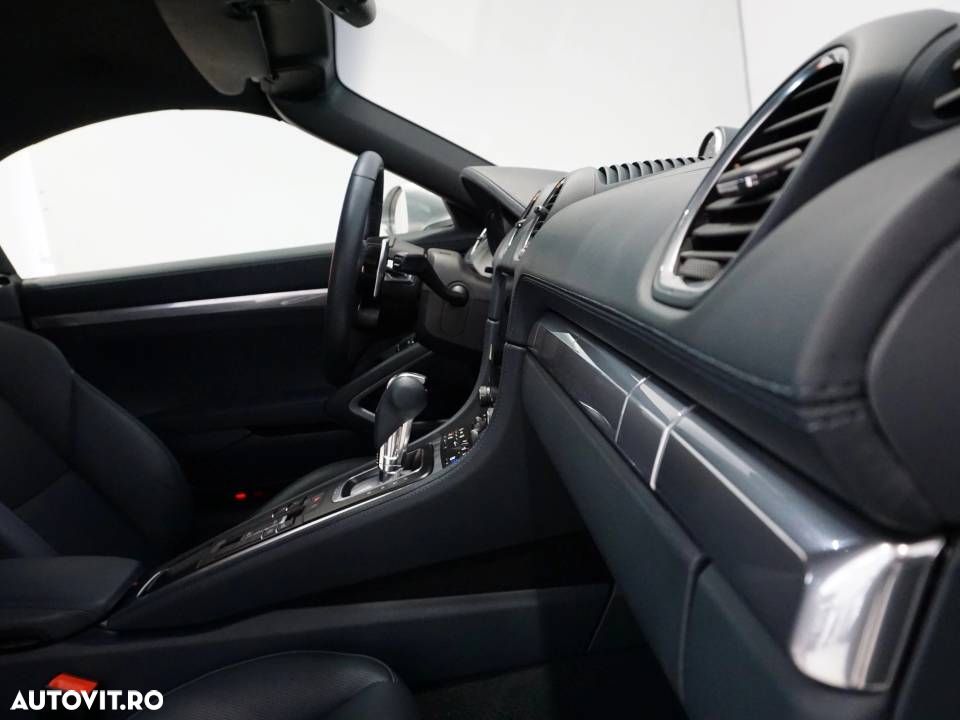 Porsche Boxster 718 PDK - 25