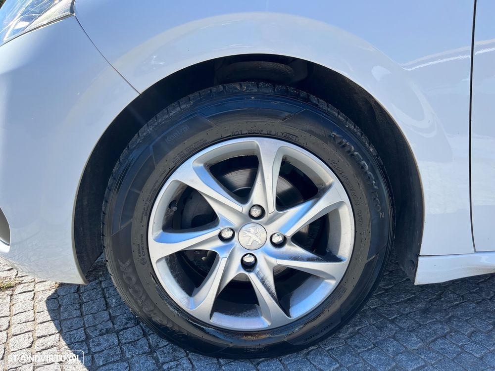 Peugeot 208 1.2 PureTech Active - 16