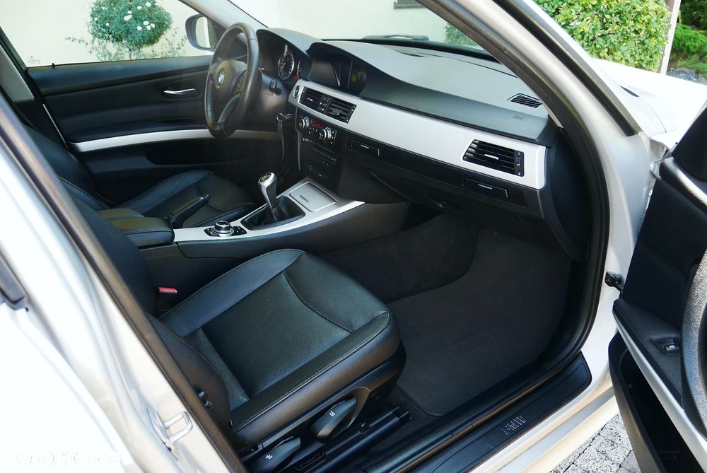 BMW Seria 3 318i Edition Exclusive - 14