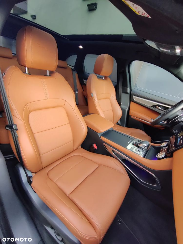 Jaguar F-Pace 2.0 P250 mHEV AWD R-Dynamic S - 11