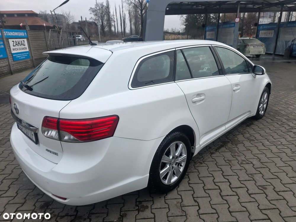 Toyota Avensis 2.0 D-4D Sol - 3