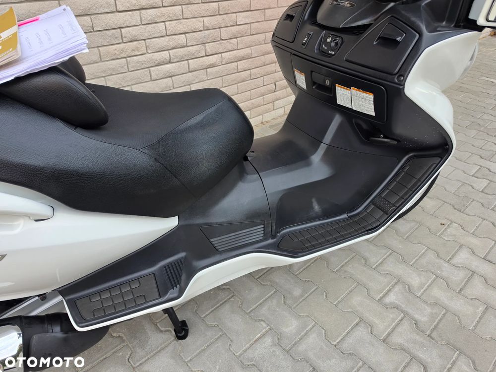 Suzuki Burgman - 10