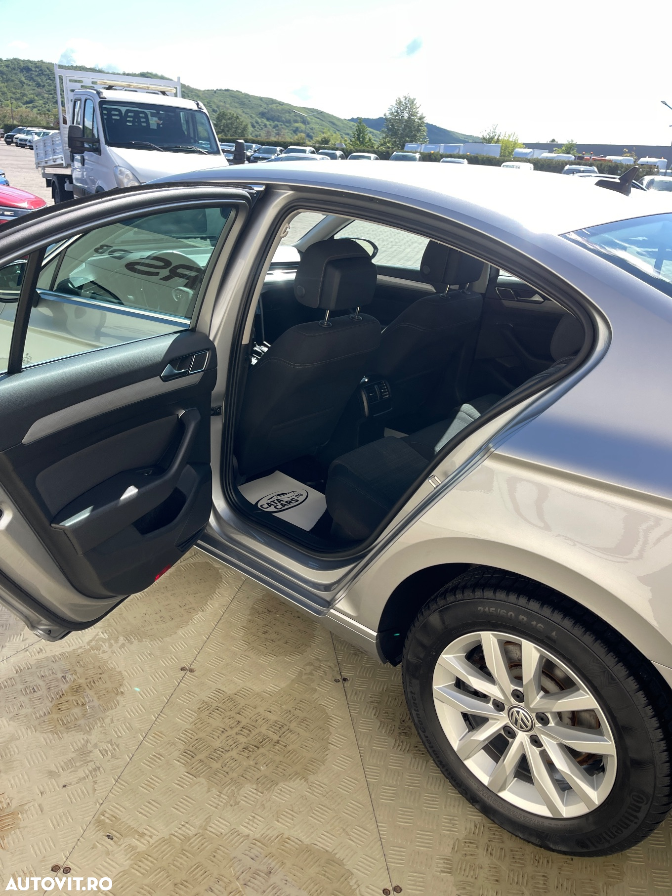 Volkswagen Passat - 26