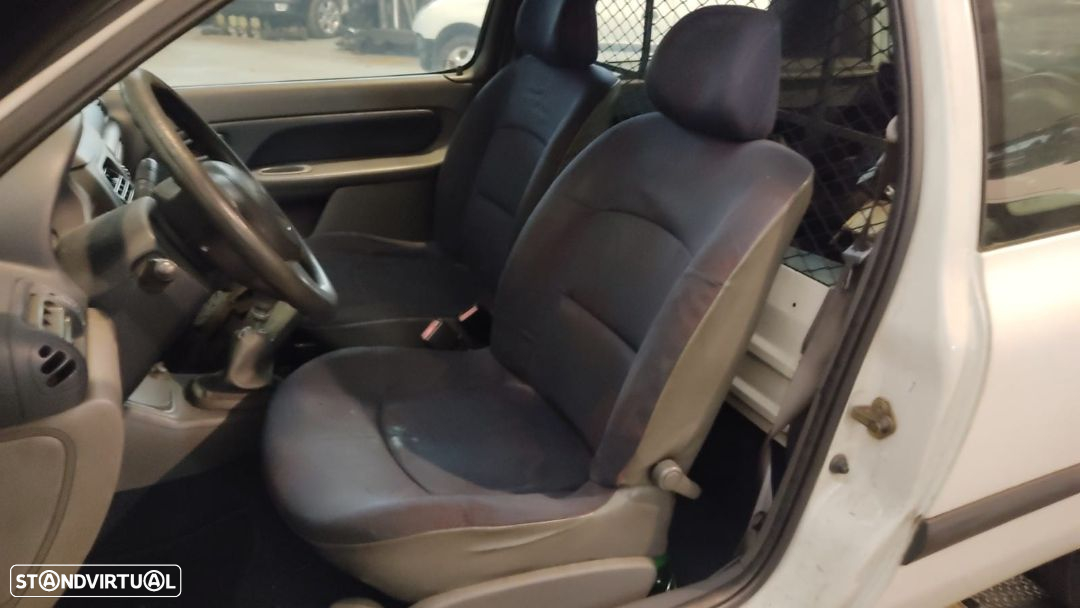 Portas Renault Clio II 1.9D de 1999 - 5