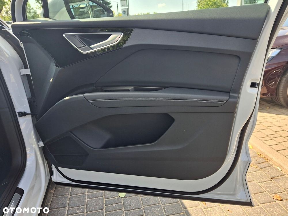 Audi Q4 e-tron - 16