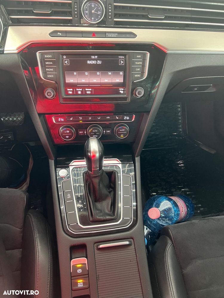 Volkswagen Passat Variant 2.0 TDI SCR DSG Highline - 8