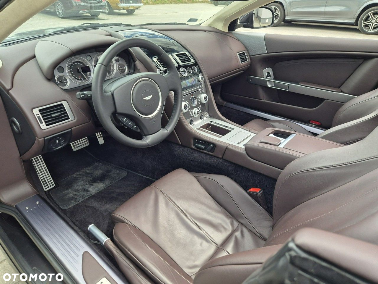 Aston Martin DB9 - 20