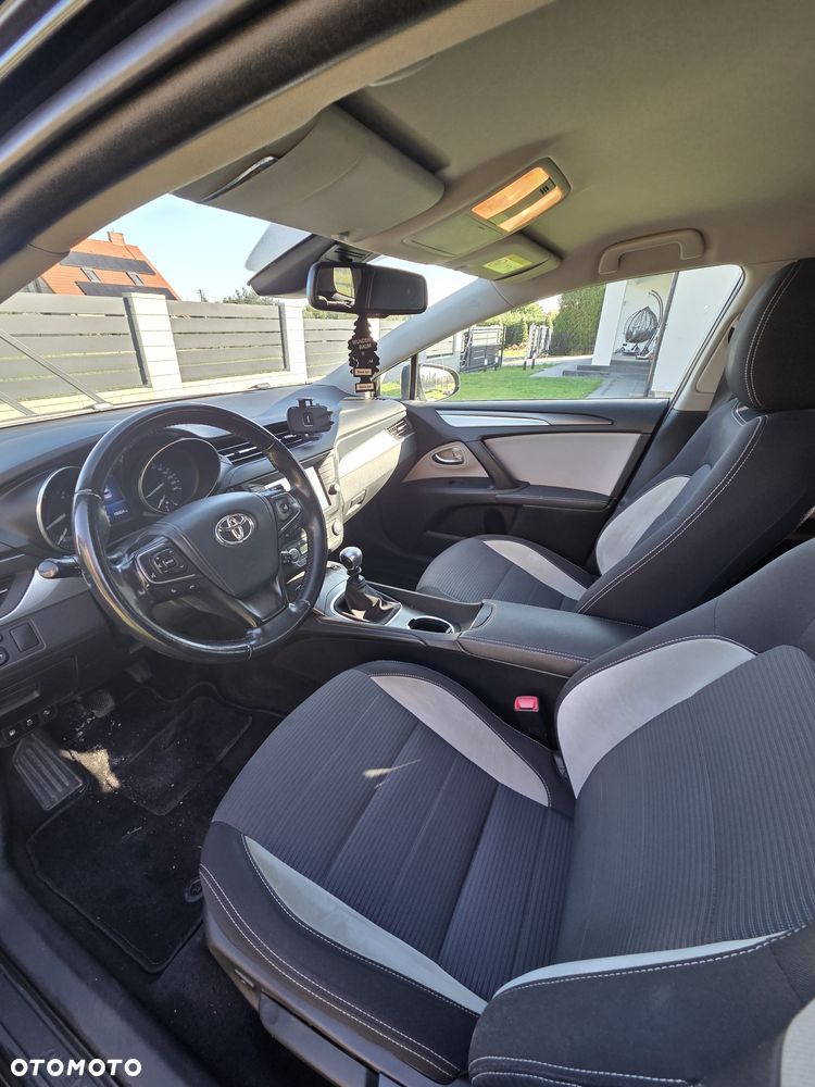 Toyota Avensis - 6