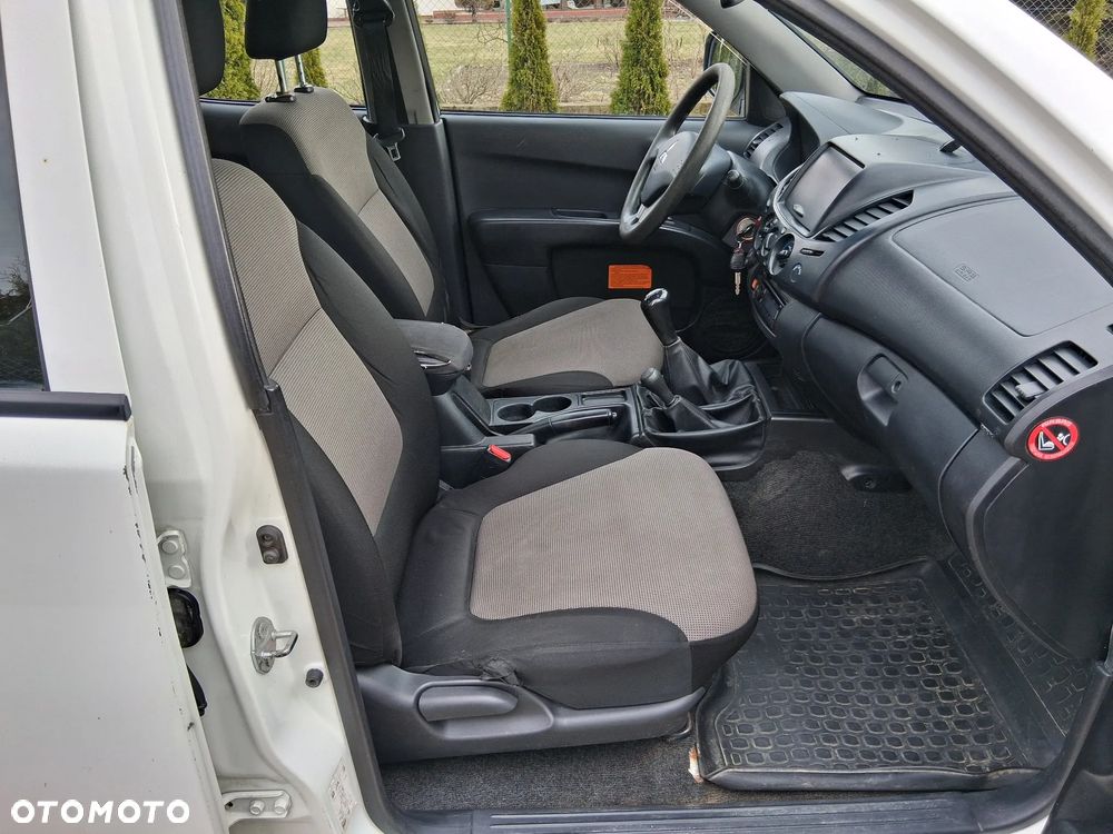 Mitsubishi L200 2.5 DID DC Intense - 9