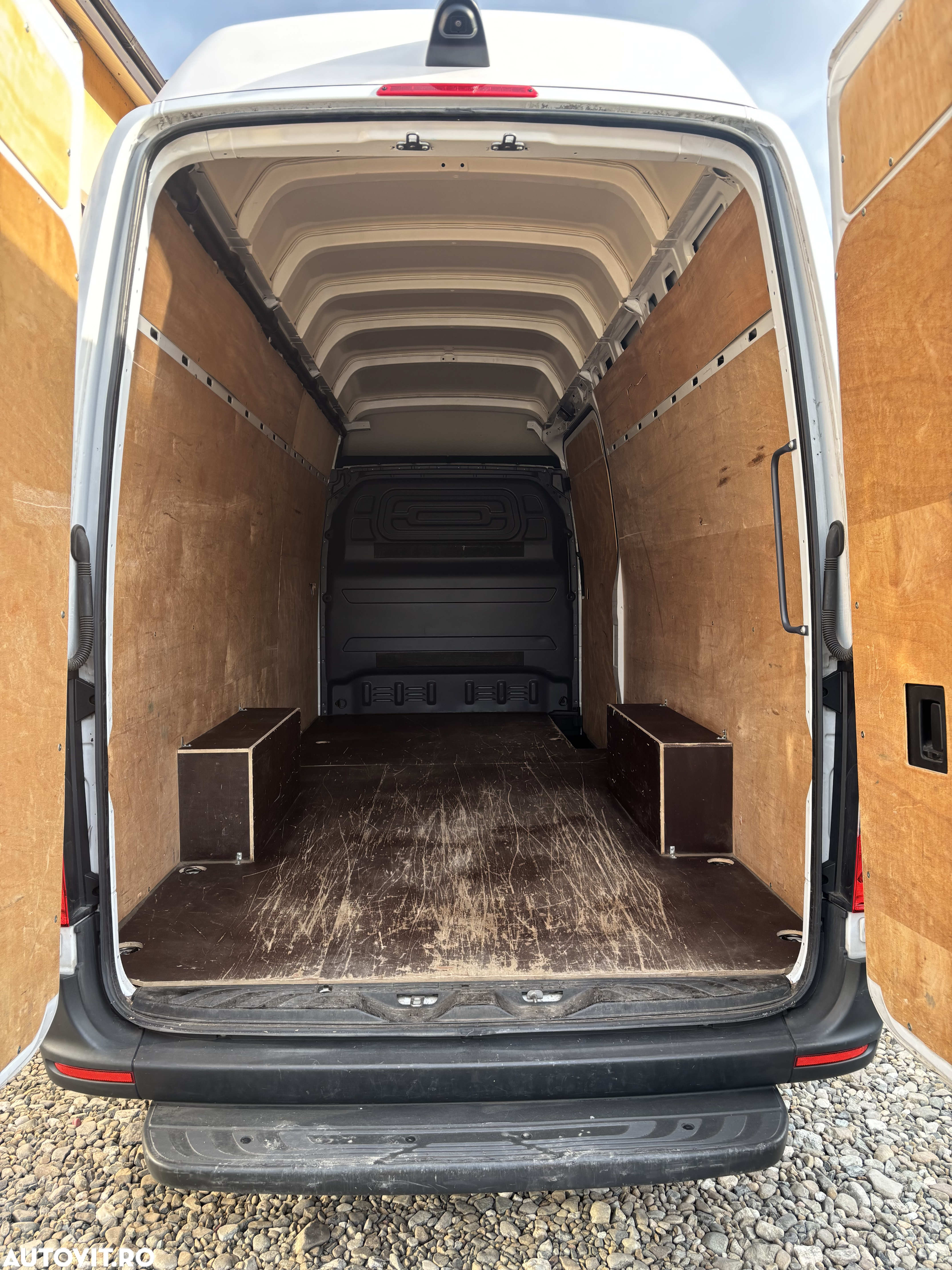 Mercedes-Benz Sprinter - 8