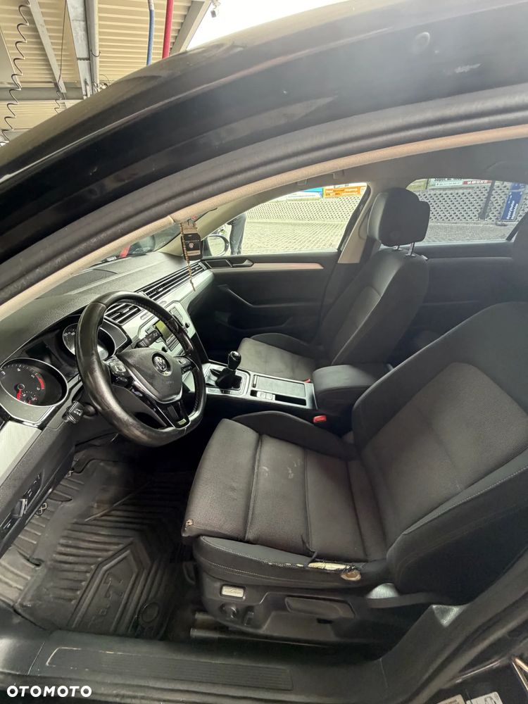 Volkswagen Passat 1.6 TDI BMT Comfortline - 5