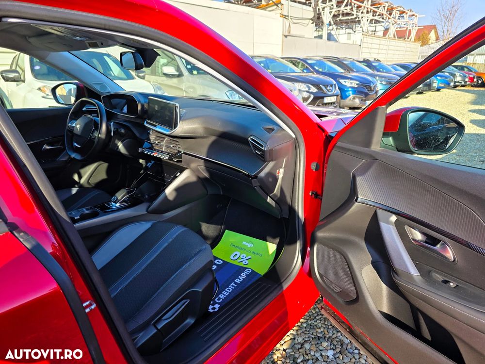 Peugeot 2008 PureTech 130 EAT8 GT Pack - 14