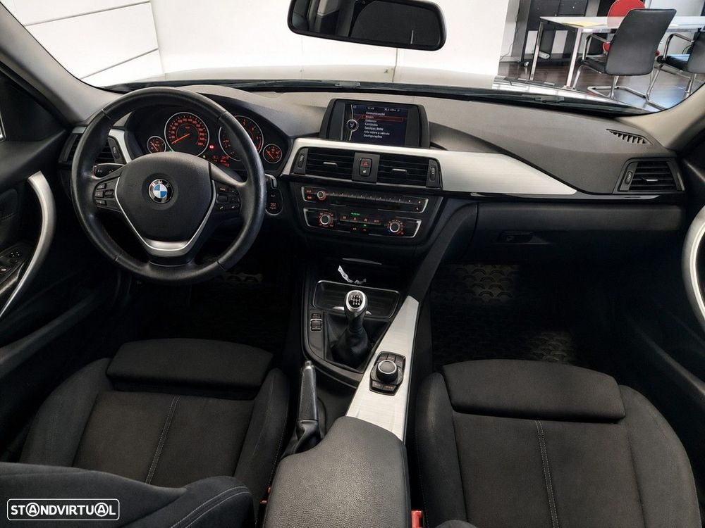 BMW 320 d Line Sport - 10