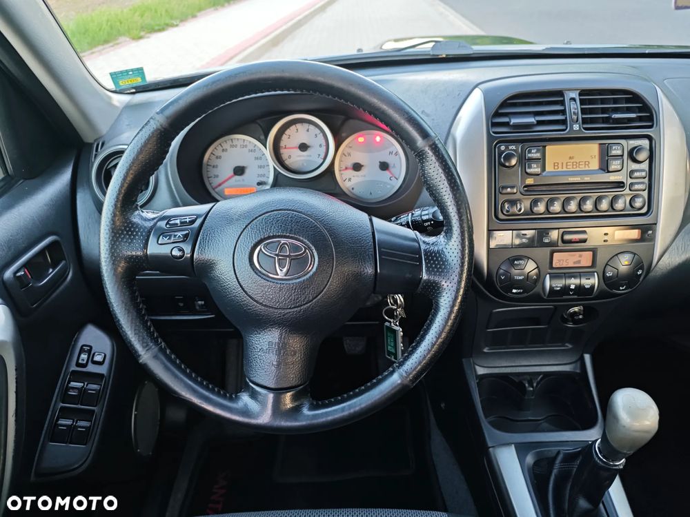 Toyota RAV4 D-4D 4x4 Sol - 11