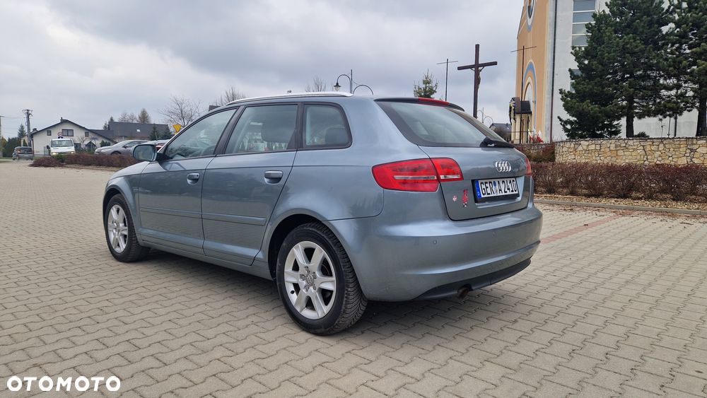 Audi A3 Sportback 1.6 TDI DPF Attraction - 7
