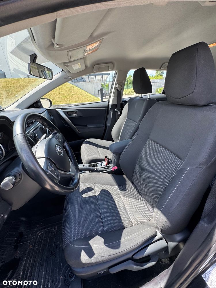 Toyota Auris 1.6 Premium + - 5