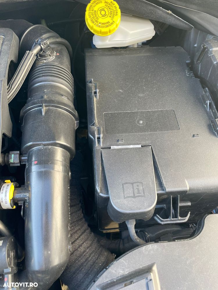 Peugeot 2008 1.2 PureTech Turbo S&S Allure - 16