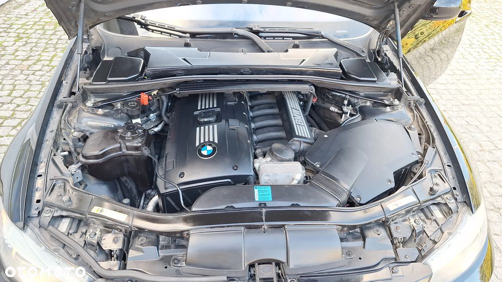 BMW Seria 3 325i Edition Sport - 17