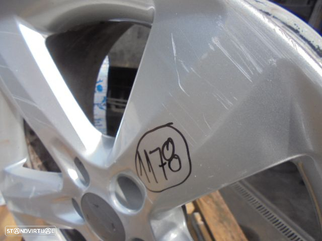 Jogo De Jantes 13260607 OPEL MERIVA B FASE 1 2011 1.4I 120CV 5P BRANCO 35 7Jx17 5X108 63.6MM - 2