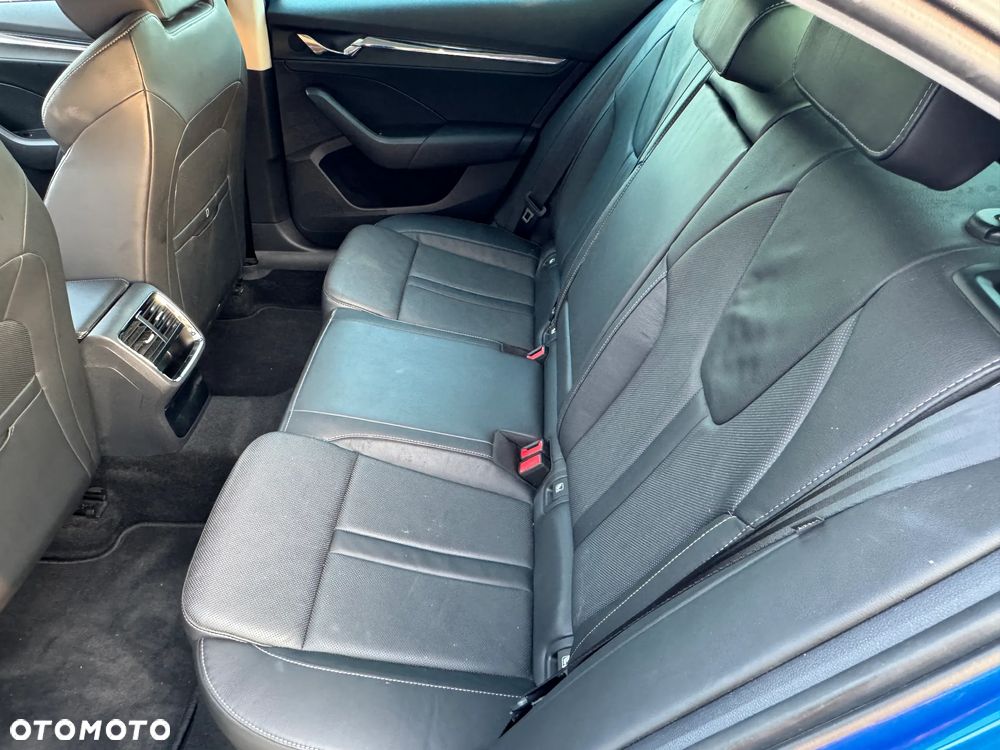 Skoda Octavia 2.0 TDI L&K DSG - 32