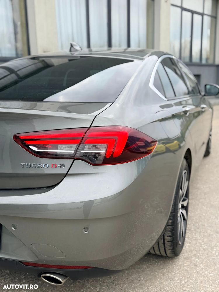 Opel Insignia 2.0 BiTurbo 4x4 Aut GSI - 11