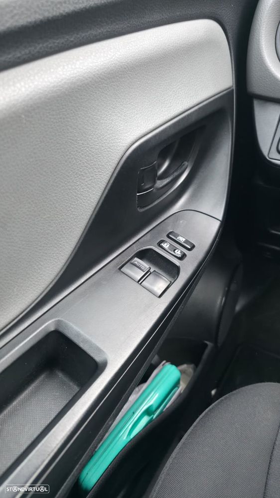 Toyota Yaris 1.4 D-4D Comfort - 12