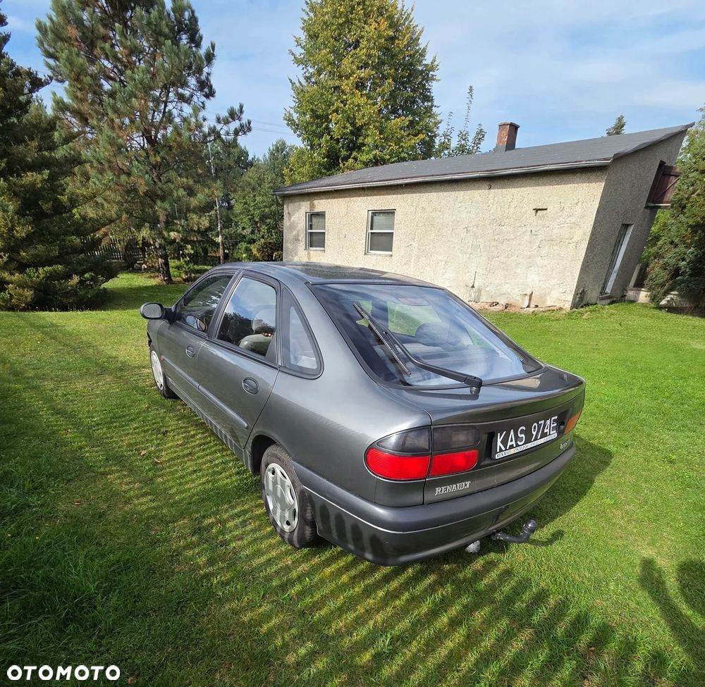 Renault Laguna 1997 photo 4