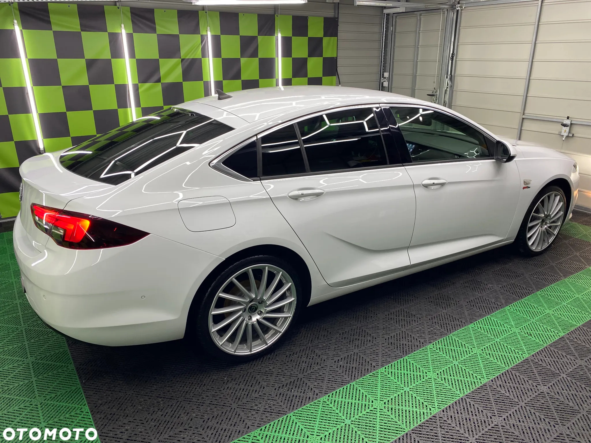 Opel Insignia - 12