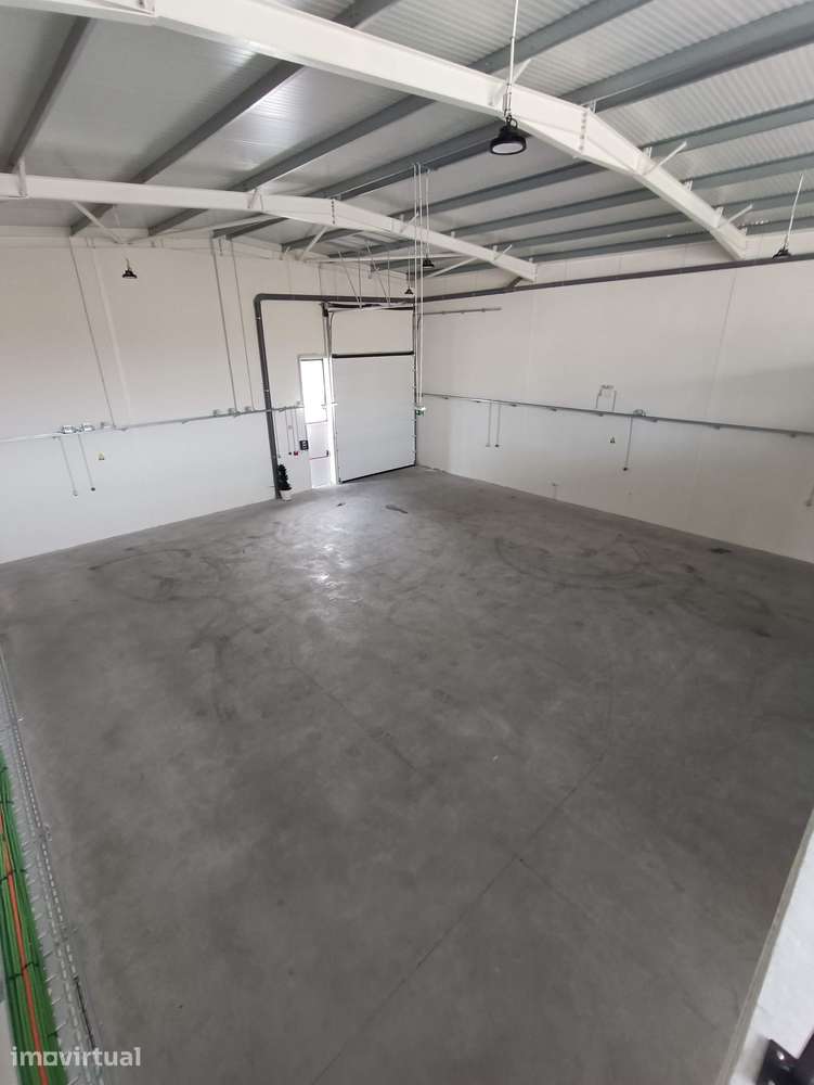 Pavilhão industrial em Tamel S. Veríssimo - Grande imagem: 2/10