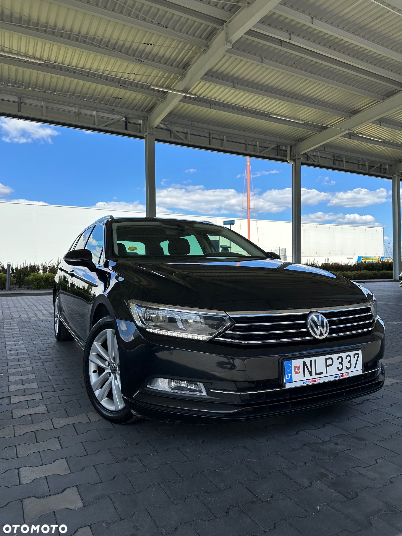 Volkswagen Passat Variant 1.6 TDI (BlueMotion Technology) Comfortline - 1