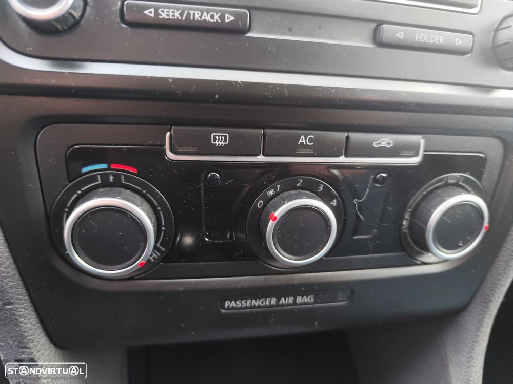 VW Golf 1.6 TDi Trendline BlueMotion - 15