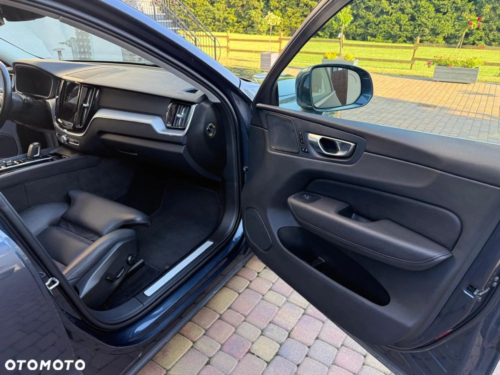 Volvo XC 60 D5 AWD Momentum - 12