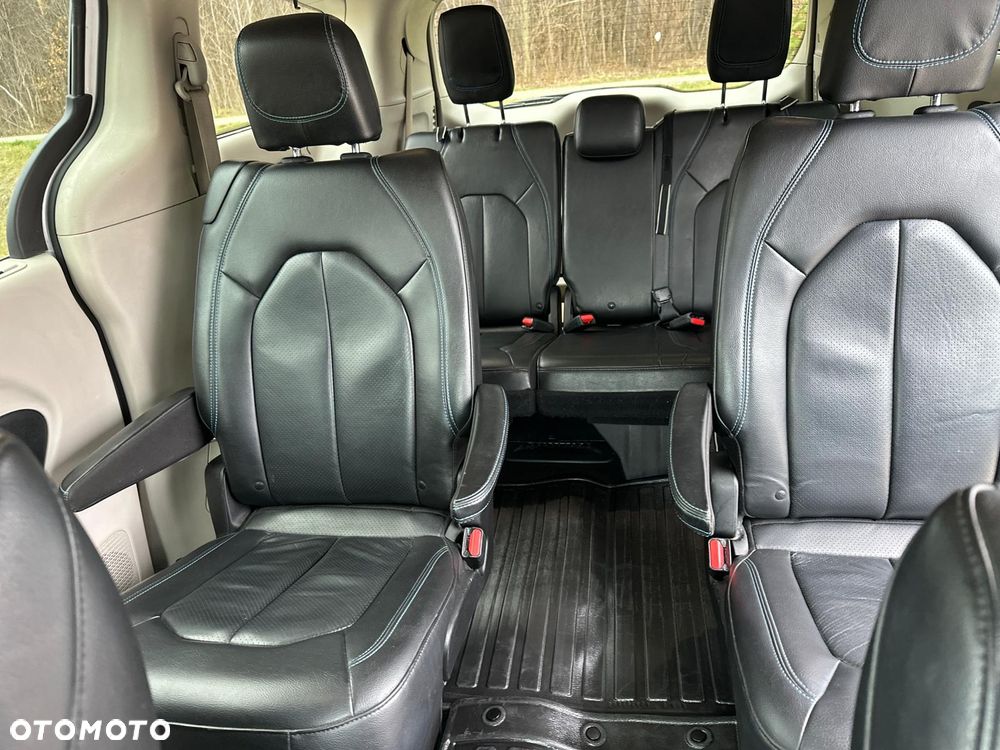 Chrysler Pacifica - 14