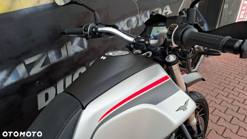 Moto Guzzi V85 - 17
