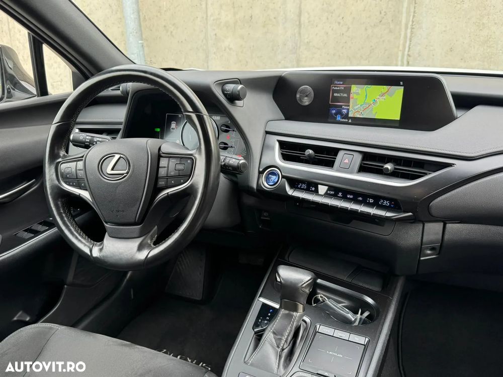 Lexus UX 250h 2.0L HEV 20H- (178 HP) 4X4 CVT Executive - 9