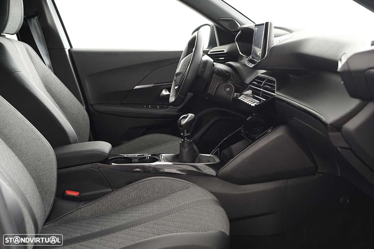 Peugeot 2008 1.2 PureTech Allure - 23
