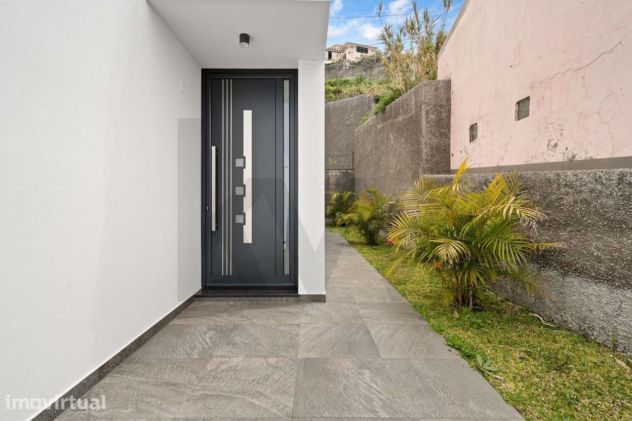 Moradia T3 Contemporânea com Piscina e uma Vista Mar Soberba na Ribeir - Grande imagem: 4/53
