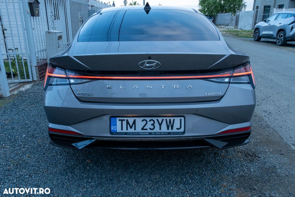 Hyundai Elantra 1.6 l 123 CP 6MT Highway - 2