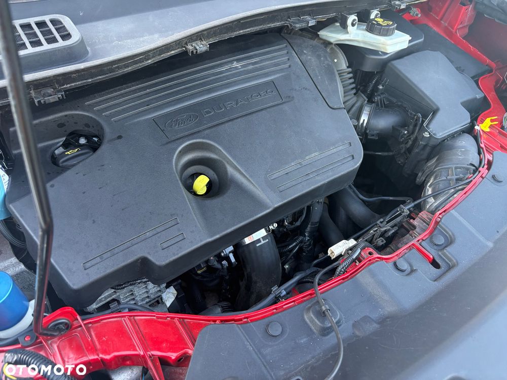 Ford Kuga 2.0 TDCi 2x4 Titanium - 34