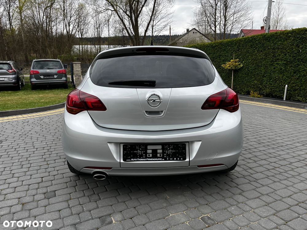 Opel Astra 1.6 T Cosmo - 4