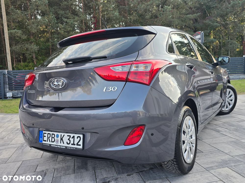 Hyundai i30 blue 1.4 Style - 13