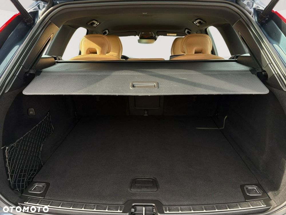 Volvo XC 60 T4 Momentum Pro - 28