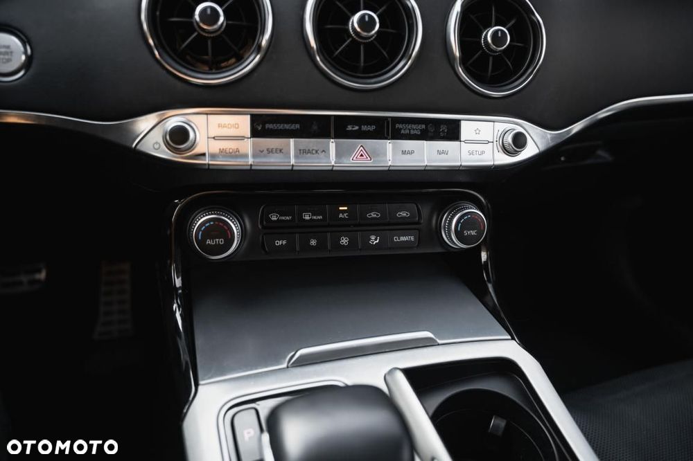 Kia Stinger - 24