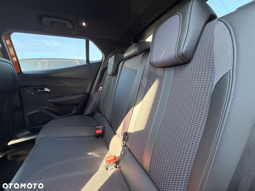 Peugeot 2008 1.5 BlueHDi GT S&S EAT8 - 28