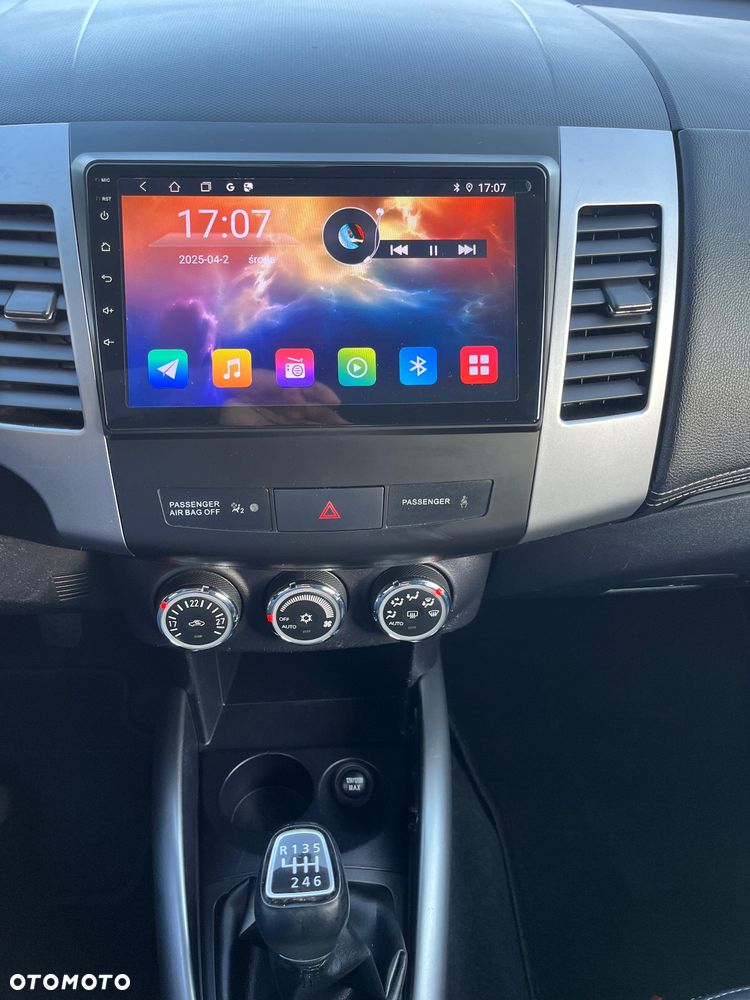 Mitsubishi Outlander - 25