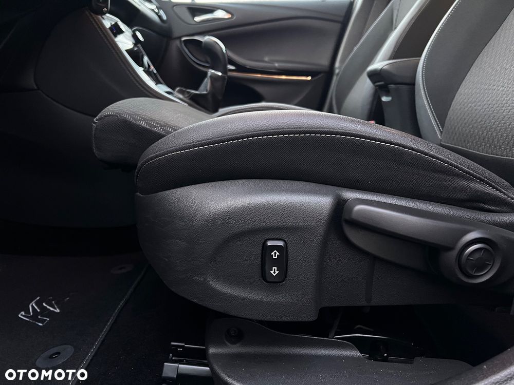 Opel Astra 1.6 CDTI Elite S&S - 18