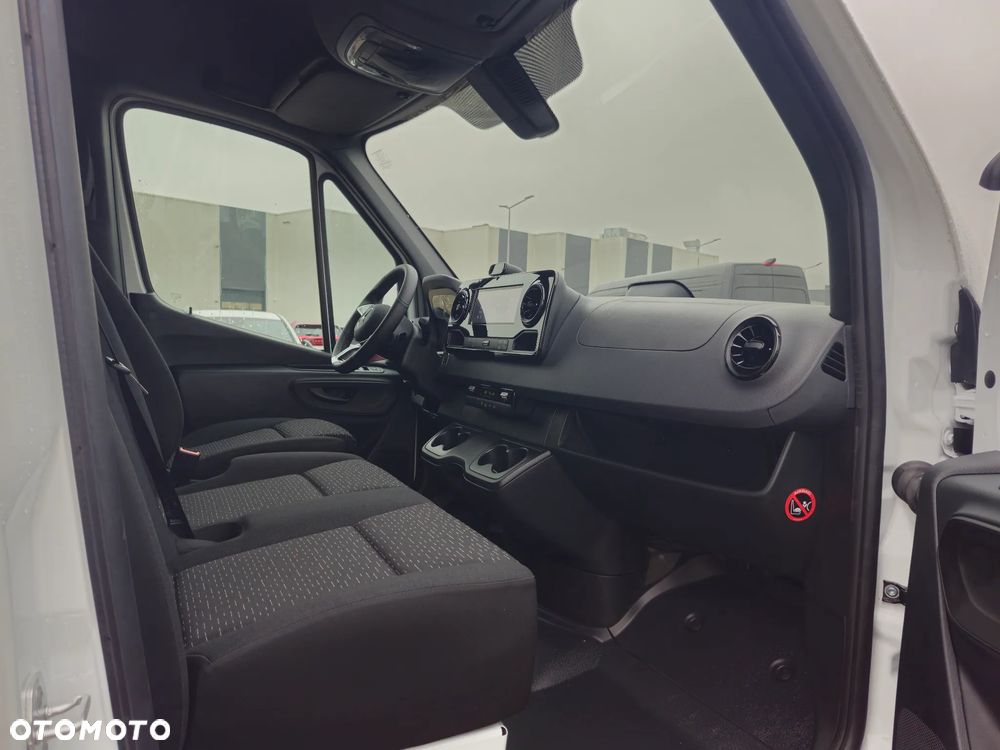 Mercedes-Benz Sprinter 319 CDI - 18